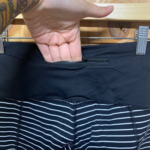 Lululemon Black White Stripe Rouged Capri Leggings - Picture 8 of 9